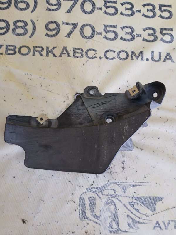 Бризговик задний правый Q7 2016 4M 3.0 Бризговик задний правый Q7 2016 4M 3.0