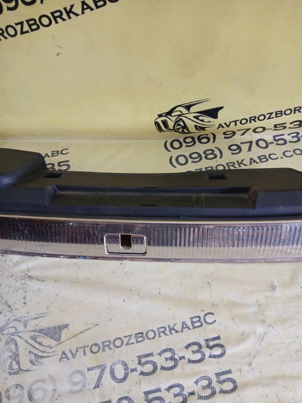 Накладка багажника задняя Audi Q7 4M 3.0 Накладка багажника задняя Audi Q7 4M 3.0