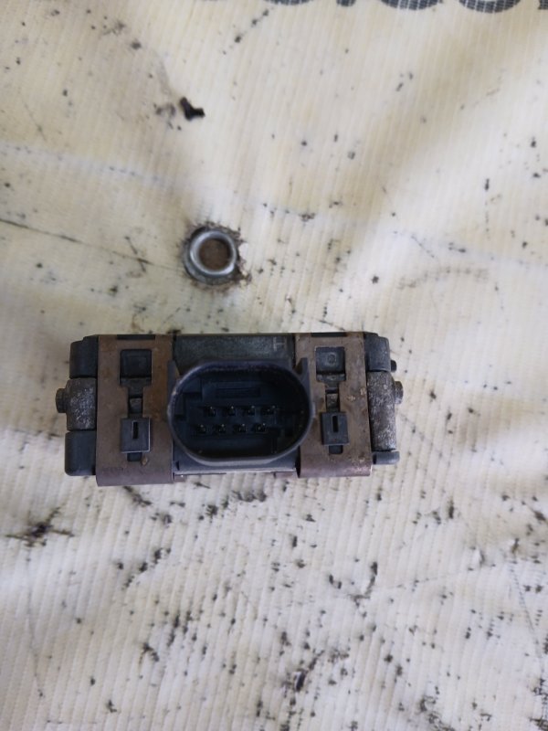 Датчик слепых зон Audi Q7 4M 3.0 Датчик слепых зон Audi Q7 4M 3.0