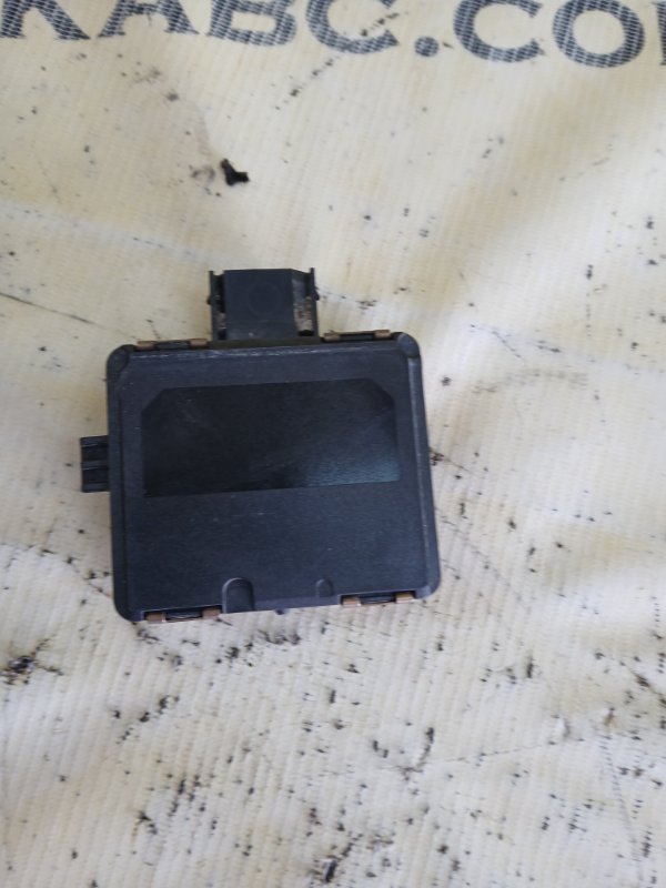 Датчик слепых зон Q7 2016 4M 3.0 Датчик слепых зон Q7 2016 4M 3.0