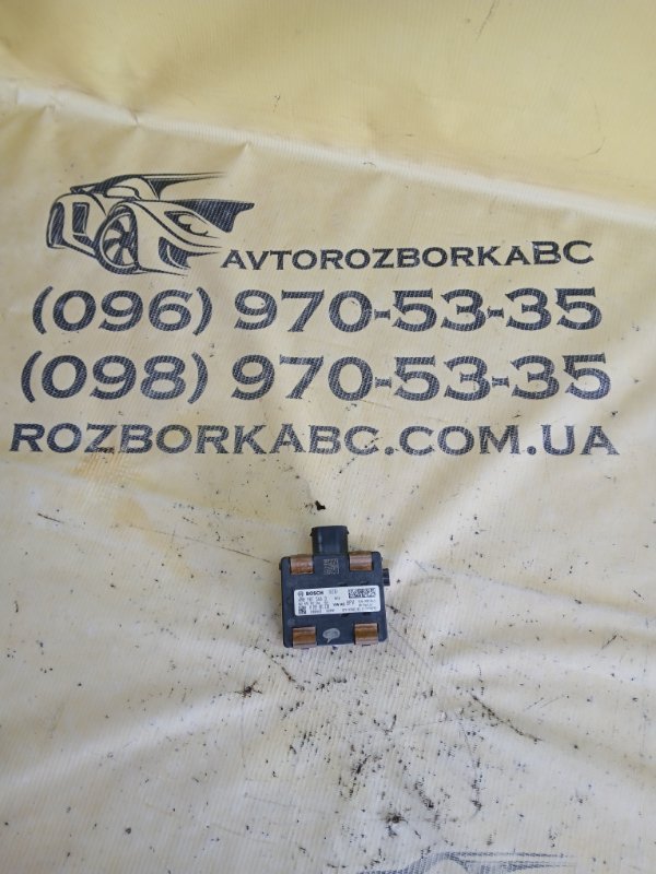 Запчасть датчик слепых зон правый Audi Q7 2016 4M 3.0 4M0907566D Б/У Датчик слепых зон правый Audi Q7 2016 4M 3.0 4M0907566D Б/У