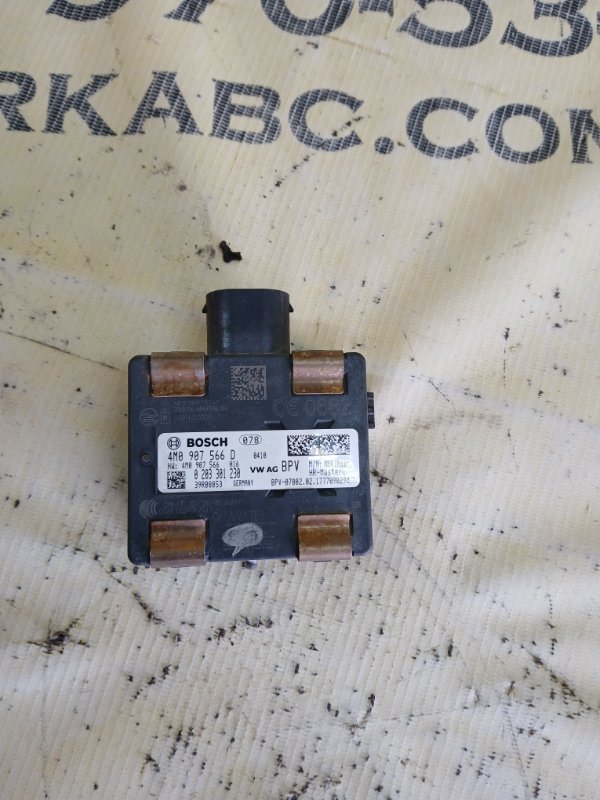 Датчик слепых зон правый Q7 2016 4M 3.0 Датчик слепых зон правый Q7 2016 4M 3.0