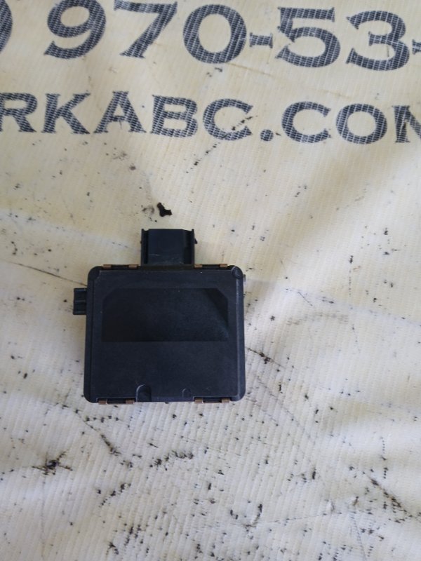 Датчик слепых зон правый Audi Q7 4M 3.0 Датчик слепых зон правый Audi Q7 4M 3.0