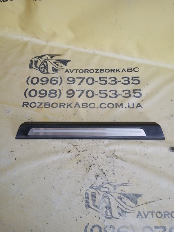 Запчасть накладка порога передняя правая Audi Q7 2016 4M 3.0 4M0853374A Б/У Накладка порога передняя правая Audi Q7 2016 4M 3.0 4M0853374A Б/У