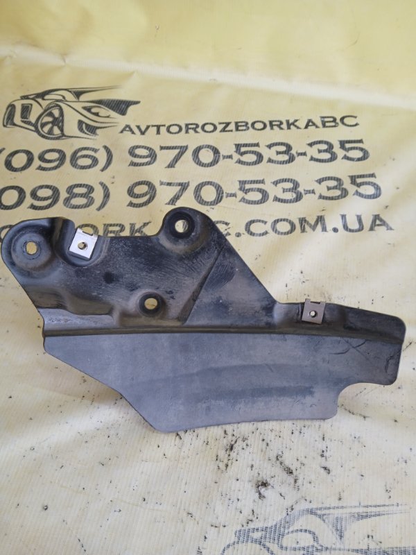 Брызговик задний левый Q7 2016 4M 3.0 Брызговик задний левый Q7 2016 4M 3.0