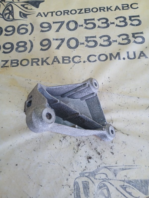 Запчасть кронштейн двигателя левый Chevrolet Camaro 2015 LT 3.6 92249329 Б/У Кронштейн двигателя левый Chevrolet Camaro 2015 LT 3.6 92249329 Б/У