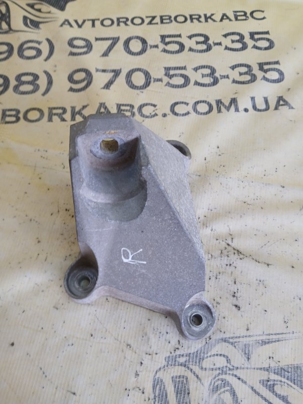 Кронштейн двигателя правый Chevrolet Camaro LT 3.6 Кронштейн двигателя правый Chevrolet Camaro LT 3.6