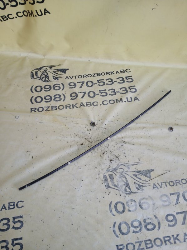 Запчасть крепление молдинга лобового стекла переднее правое Audi Q3 2021 83A 2.0 CZRA 83A845454 Б/У Крепление молдинга лобового стекла переднее правое Audi Q3 2021 83A 2.0 CZRA 83A845454 Б/У