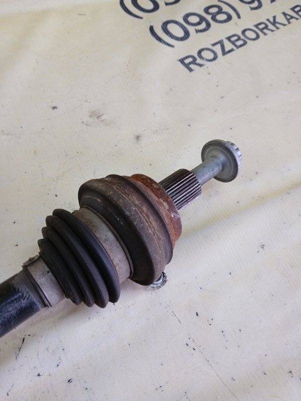 Полуось задний правый Tiguan 2019 Allspace 2.0 DGUA Полуось задний правый Tiguan 2019 Allspace 2.0 DGUA