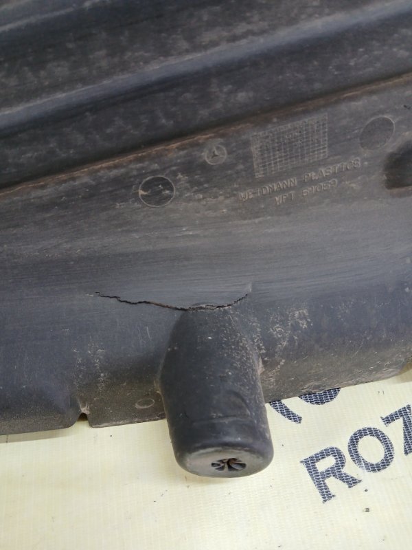 Защита днища кузова задняя левая GLS 450 4MATIC 2018 276 3.0 biturbo Защита днища кузова задняя левая GLS 450 4MATIC 2018 276 3.0 biturbo