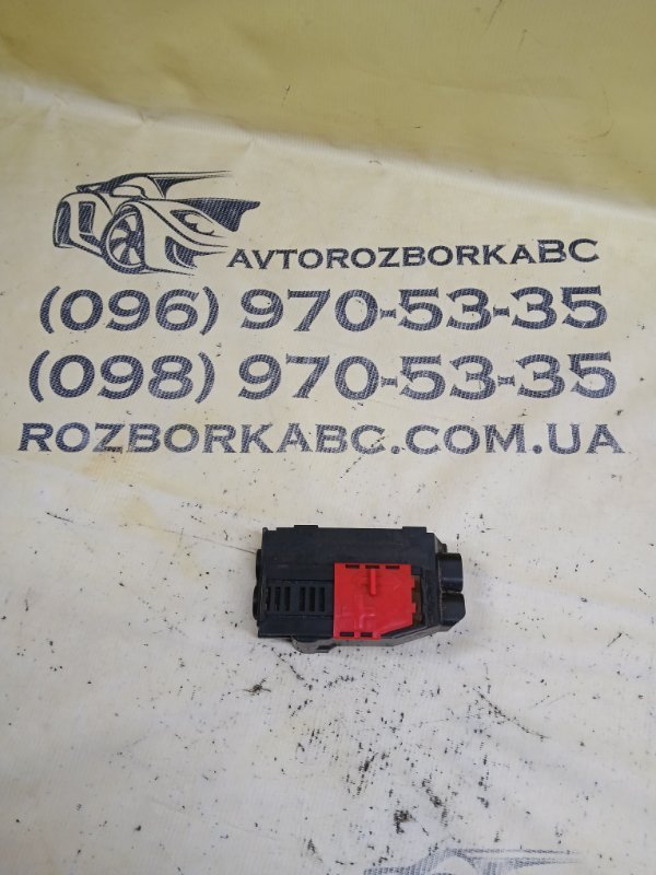 Запчасть крышка блока предохранителей Mercedes-Benz GLS 450 4MATIC 2018 276 3.0 biturbo A1665450900 Б/У Крышка блока предохранителей Mercedes-Benz GLS 450 4MATIC 2018 276 3.0 biturbo A1665450900 Б/У