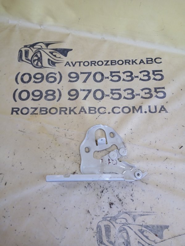 Запчасть петля капота передняя левая Audi Q7 2020 4M DCBD 4M0823301 Б/У Петля капота передняя левая Audi Q7 2020 4M DCBD 4M0823301 Б/У