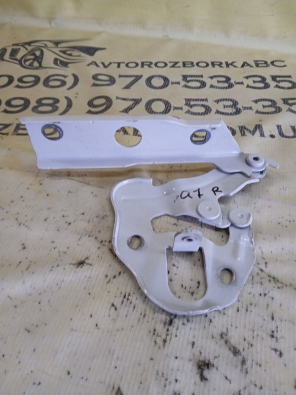 Петля капота передняя правая Q7 2020 4M DCBD Петля капота передняя правая Q7 2020 4M DCBD