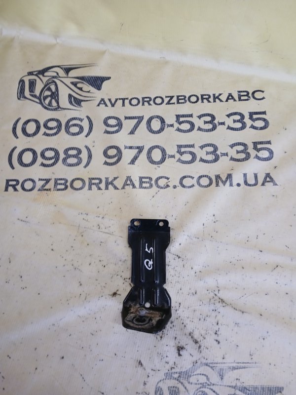 Запчасть кронштейн антенны Audi Q5 2018 80A 2.0 DAYB 80A035525 Б/У Кронштейн антенны Audi Q5 2018 80A 2.0 DAYB 80A035525 Б/У