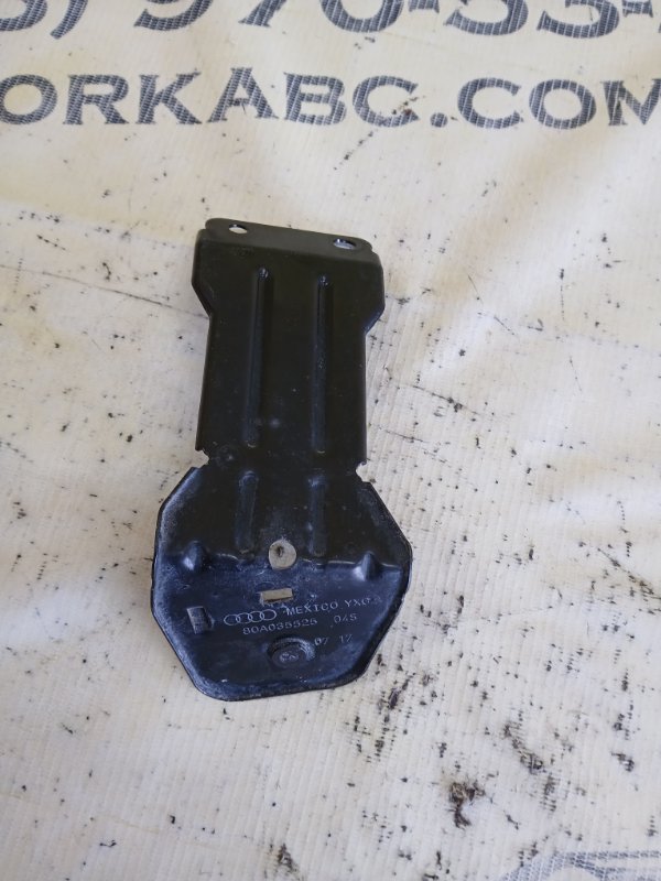 Кронштейн антенны Audi Q5 80A 2.0 DAYB Кронштейн антенны Audi Q5 80A 2.0 DAYB