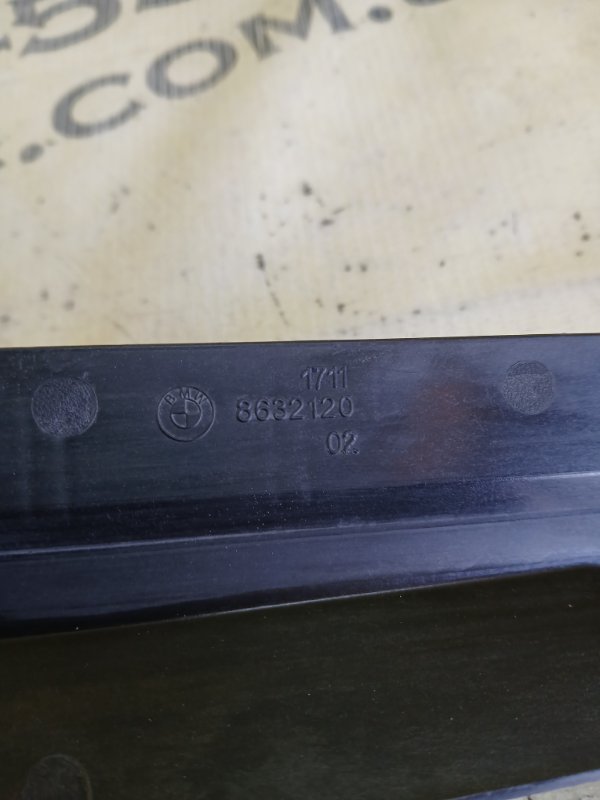 Накладка радиатора передняя правая 530 2018 G30 XB1142M0 Накладка радиатора передняя правая 530 2018 G30 XB1142M0