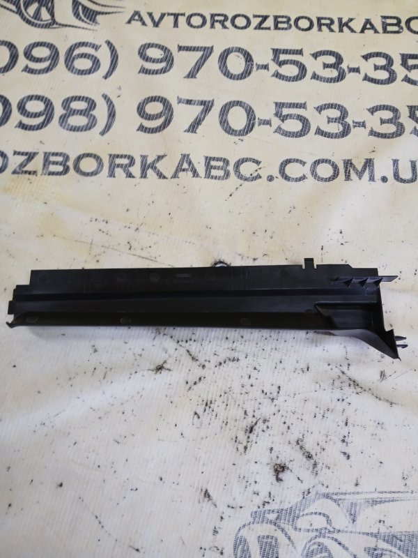 Накладка радиатора передняя левая BMW 530 G30 XB1142M0 Накладка радиатора передняя левая BMW 530 G30 XB1142M0