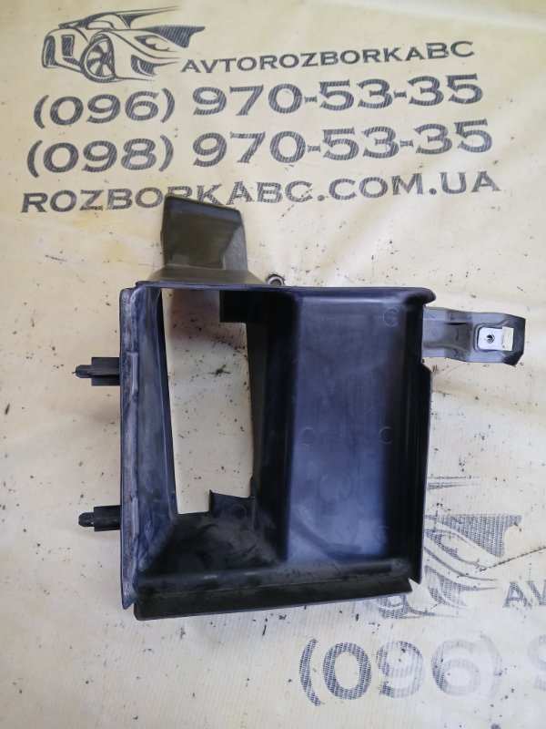 Воздуховод передний правый BMW 530 G30 XB1142M0 Воздуховод передний правый BMW 530 G30 XB1142M0