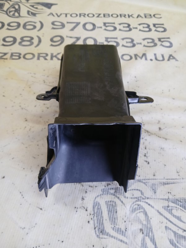 Воздуховод передний правый BMW 530 G30 XB1142M0 Воздуховод передний правый BMW 530 G30 XB1142M0