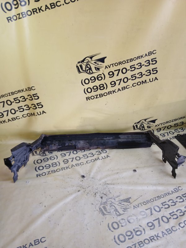 Накладка радиатора BMW 530 G30 XB1142M0 Накладка радиатора BMW 530 G30 XB1142M0