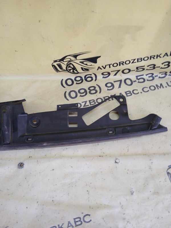 Уплотнитель крыла передний правый 530 2018 G30 XB1142M0 Уплотнитель крыла передний правый 530 2018 G30 XB1142M0