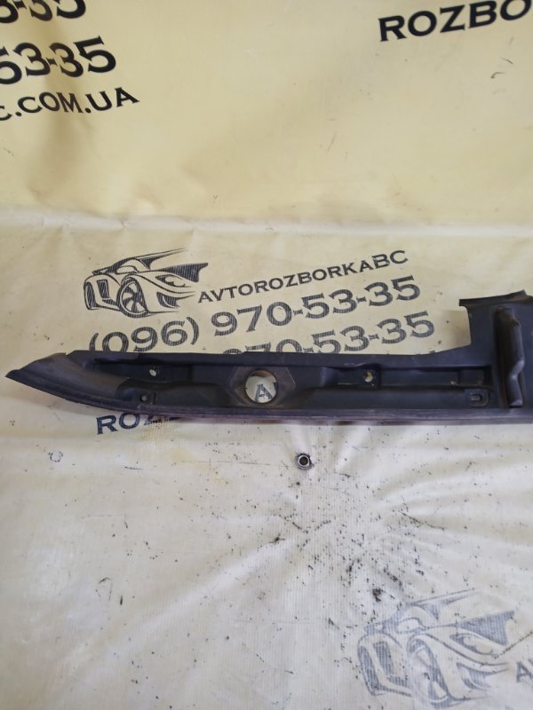 Уплотнитель крыла передний правый BMW 530 G30 XB1142M0 Уплотнитель крыла передний правый BMW 530 G30 XB1142M0