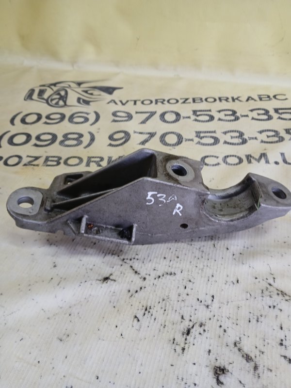 Скоба стабилизатора правая 530 2018 G30 XB1142M0