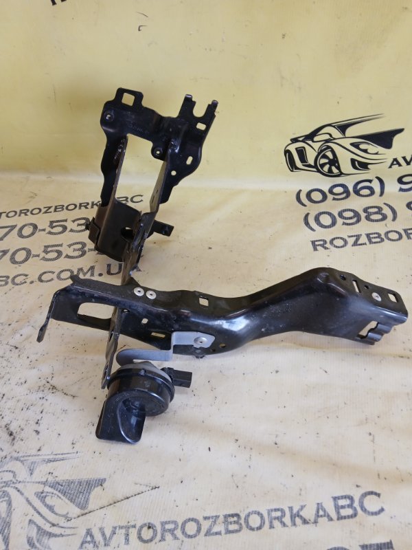 Крепление фары переднее правое 530 2018 G30 XB1142M0 Крепление фары переднее правое 530 2018 G30 XB1142M0