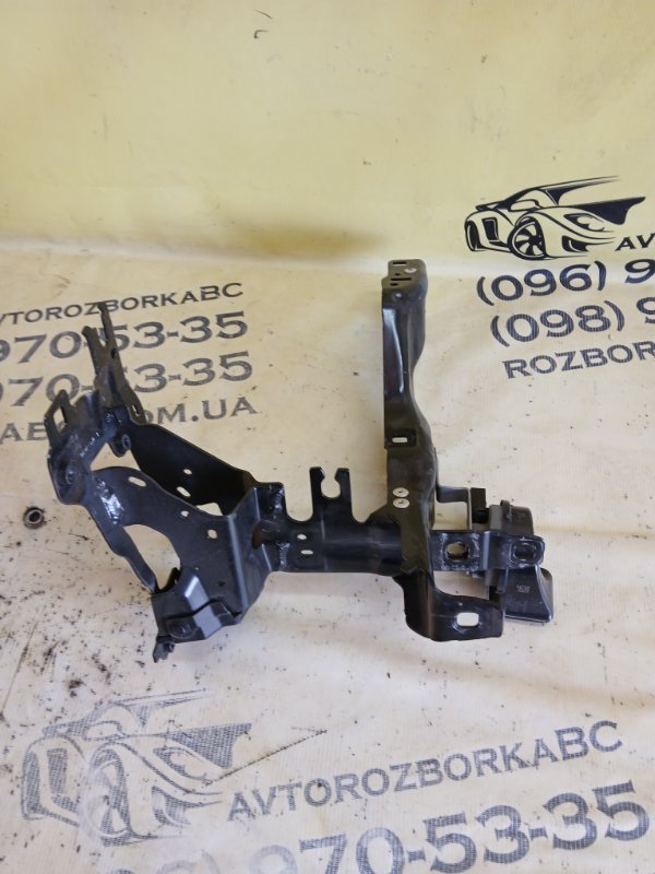 Крепление фары переднее правое BMW 530 G30 XB1142M0 Крепление фары переднее правое BMW 530 G30 XB1142M0