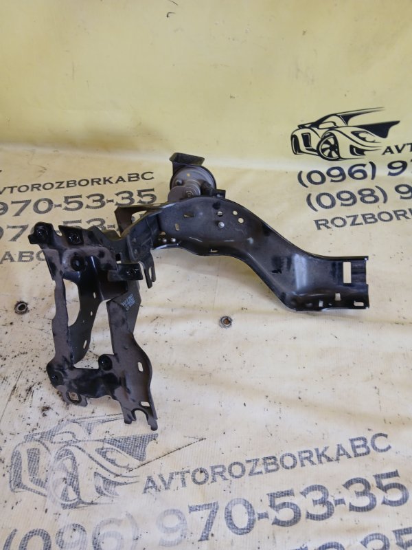 Крепление фары переднее правое 530 2018 G30 XB1142M0 Крепление фары переднее правое 530 2018 G30 XB1142M0