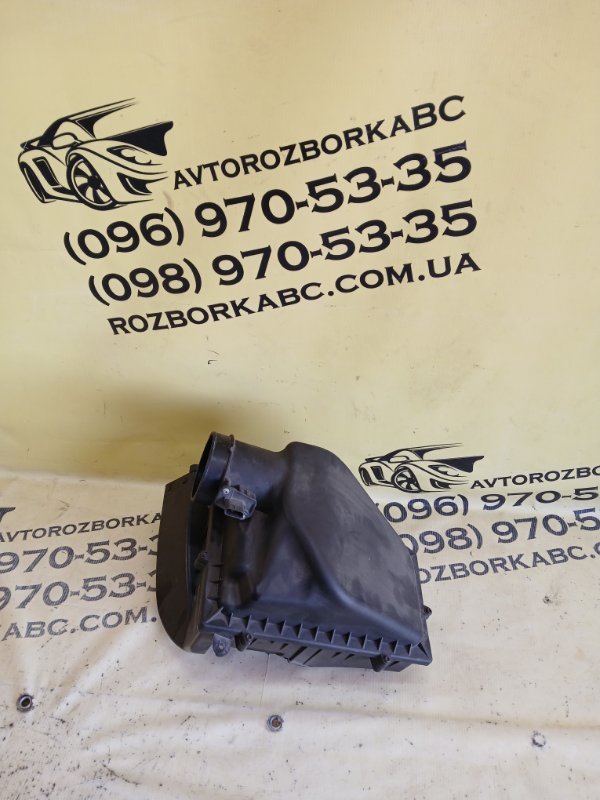 Запчасть корпус воздушного фильтра BMW 530 2018 G30 XB1142M0 13718577140 Б/У Корпус воздушного фильтра BMW 530 2018 G30 XB1142M0 13718577140 Б/У