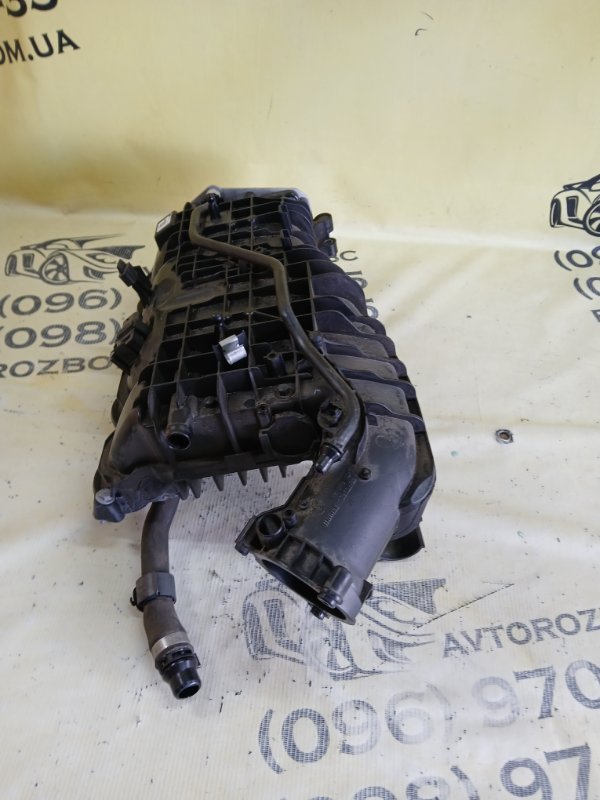 Впускний колектор BMW 530 G30 XB1142M0 Впускний колектор BMW 530 G30 XB1142M0