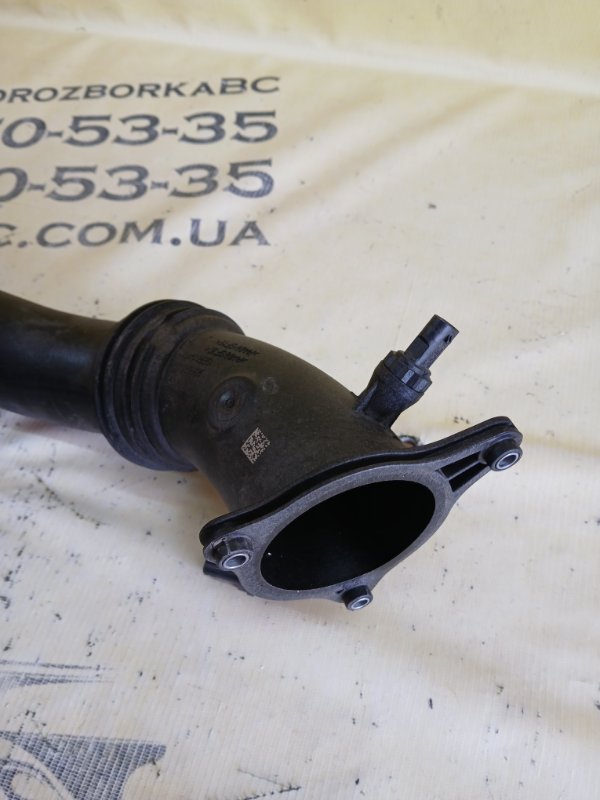 Патрубок интеркулера BMW 530 G30 XB1142M0 Патрубок интеркулера BMW 530 G30 XB1142M0