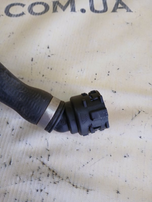 Патрубок системы охлаждения BMW 530 G30 XB1142M0 Патрубок системы охлаждения BMW 530 G30 XB1142M0