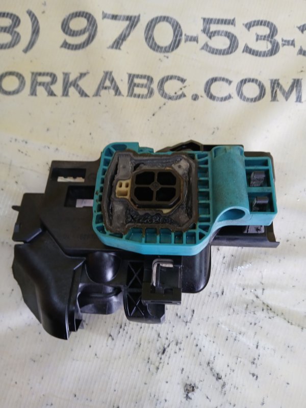 Кронштейн радиатора передний левый 530 2018 G30 XB1142M0 Кронштейн радиатора передний левый 530 2018 G30 XB1142M0