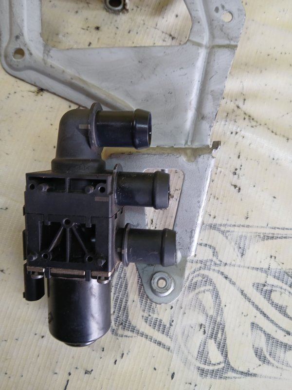 Кронштейн 530 2018 G30 XB1142M0 Кронштейн 530 2018 G30 XB1142M0