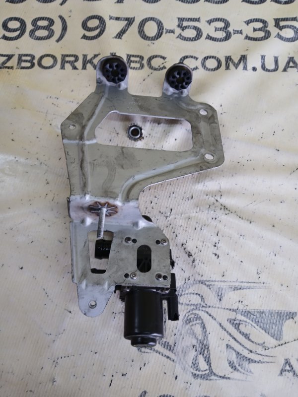 Кронштейн BMW 530 G30 XB1142M0 Кронштейн BMW 530 G30 XB1142M0