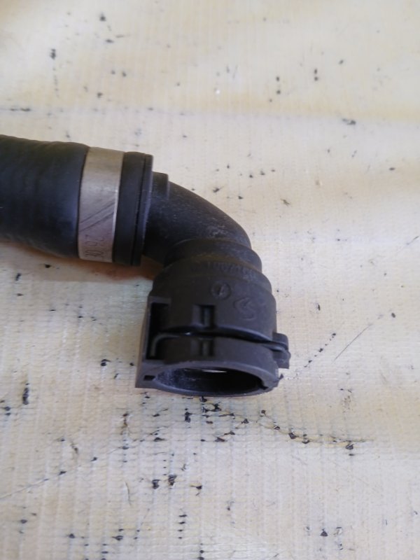 Патрубок системы охлаждения 530 2018 G30 XB1142M0 Патрубок системы охлаждения 530 2018 G30 XB1142M0