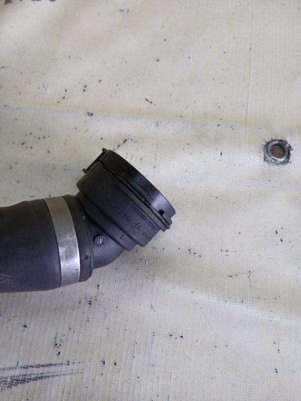 Патрубок системы охлаждения BMW 530 G30 XB1142M0 Патрубок системы охлаждения BMW 530 G30 XB1142M0