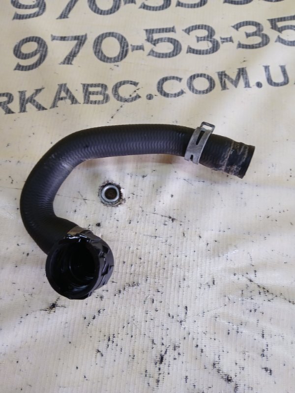 Патрубок системы охлаждения BMW 530 G30 XB1142M0 Патрубок системы охлаждения BMW 530 G30 XB1142M0