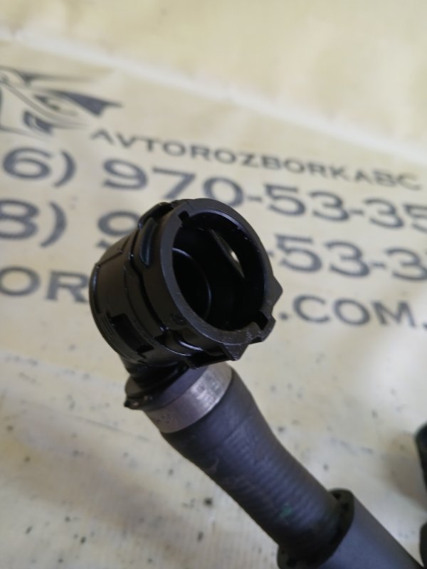 Патрубок системы охлаждения BMW 530 G30 XB1142M0 Патрубок системы охлаждения BMW 530 G30 XB1142M0