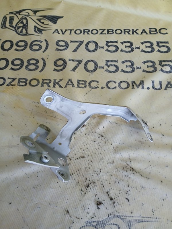 Кронштейн крыла передний правый BMW 530 G30 XB1142M0 Кронштейн крыла передний правый BMW 530 G30 XB1142M0