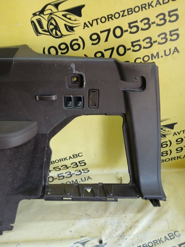 Обшивка багажника передняя правая GLS 450 4MATIC 2018 276 3.0 biturbo Обшивка багажника передняя правая GLS 450 4MATIC 2018 276 3.0 biturbo