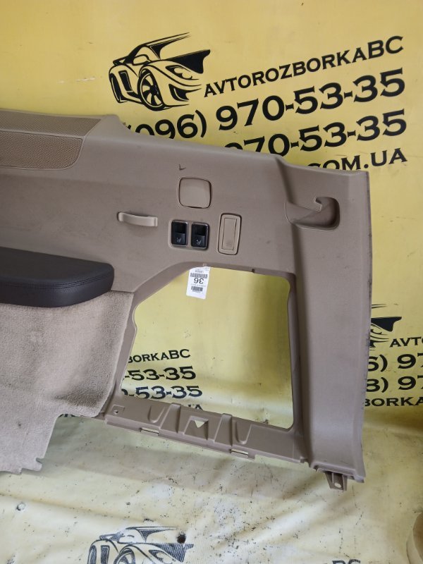 Обшивка багажника задняя правая gl 450 2015 x166 276 3.0 biturbo Обшивка багажника задняя правая gl 450 2015 x166 276 3.0 biturbo