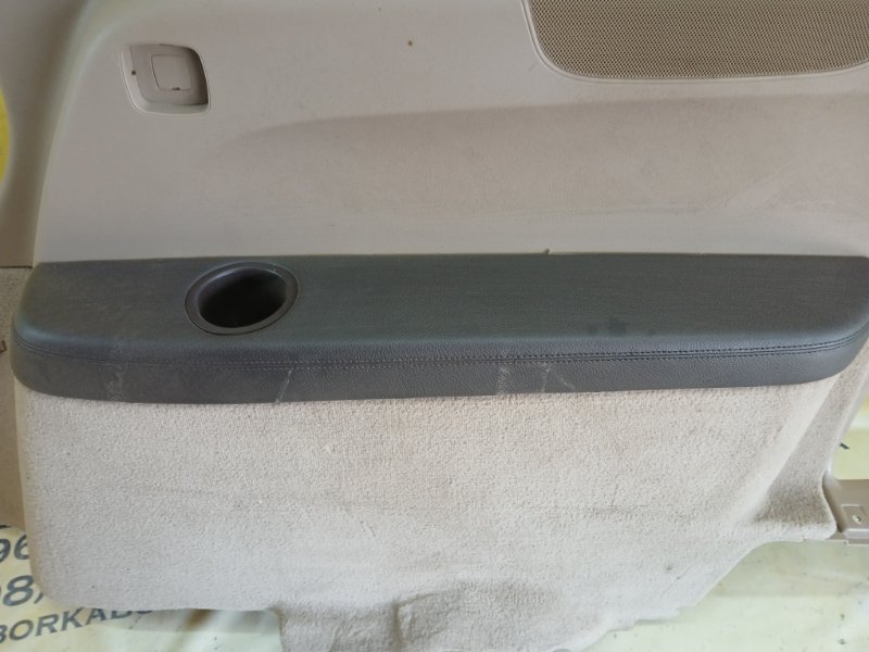 Обшивка багажника задняя правая gl 450 2015 x166 276 3.0 biturbo Обшивка багажника задняя правая gl 450 2015 x166 276 3.0 biturbo