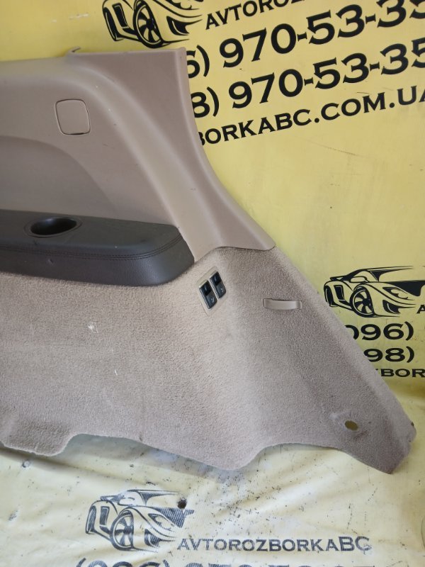 Обшивка багажника задняя левая gl 450 2015 x166 276 3.0 biturbo Обшивка багажника задняя левая gl 450 2015 x166 276 3.0 biturbo