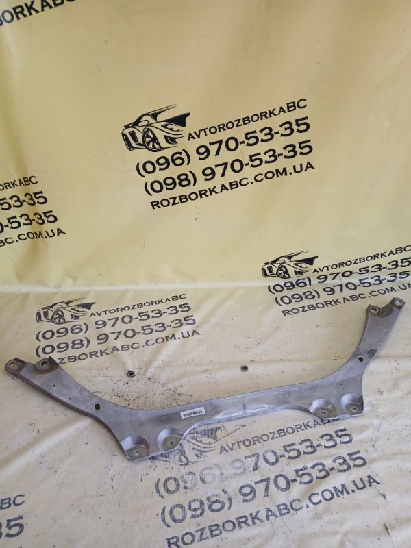 Запчасть розпорка передних стоек передняя BMW 530 2018 G30 XB1142M0 51 61 7 362 724 Б/У Розпорка передних стоек передняя BMW 530 2018 G30 XB1142M0 51 61 7 362 724 Б/У