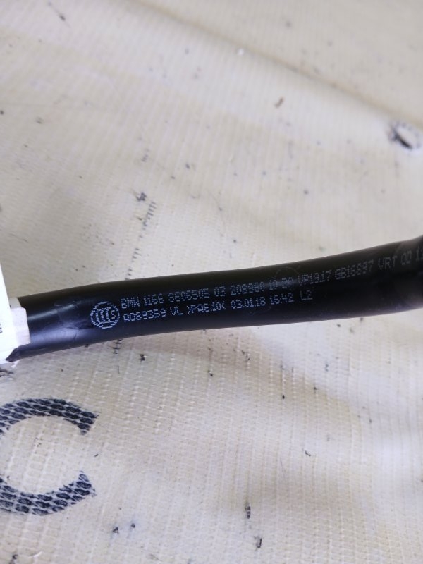 Трубка вакуумна 530 2018 G30 XB1142M0 Трубка вакуумна 530 2018 G30 XB1142M0