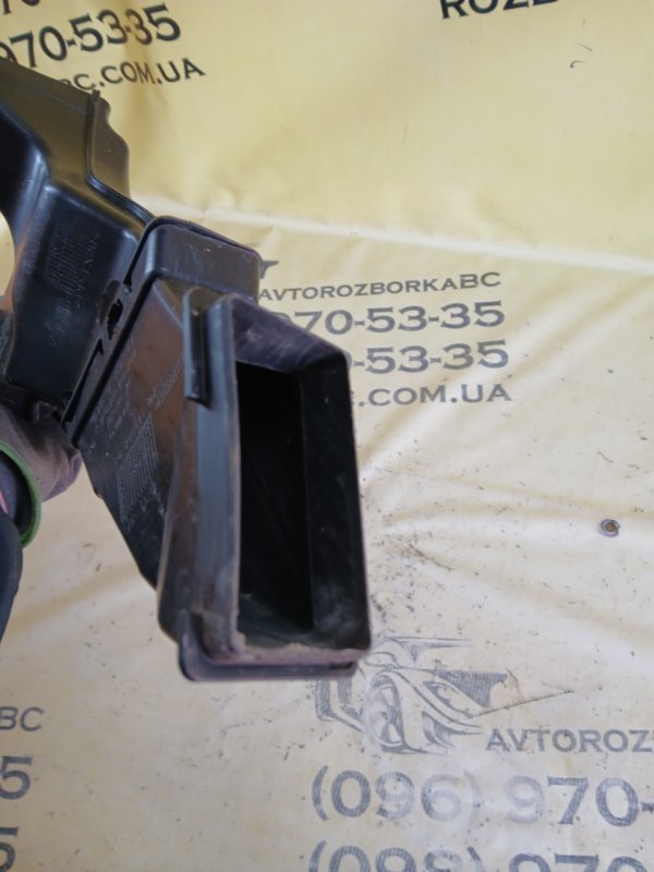 Водосток передний левый BMW 530 G30 XB1142M0 Водосток передний левый BMW 530 G30 XB1142M0