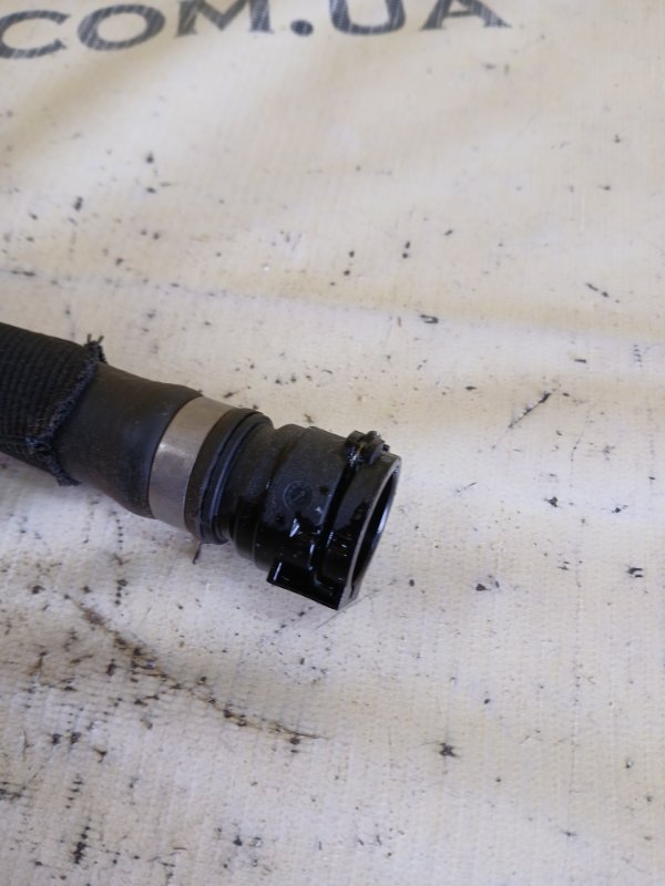 Патрубок системы охлаждения BMW 530 G30 XB1142M0 Патрубок системы охлаждения BMW 530 G30 XB1142M0